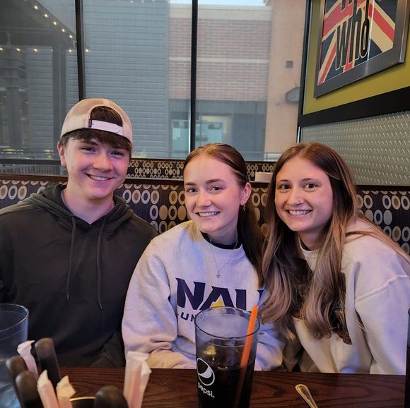 Meet your Posher, Stephanie - Picture 1 of 1